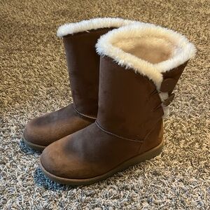 NWT SO Junebug Fuzzy Boots